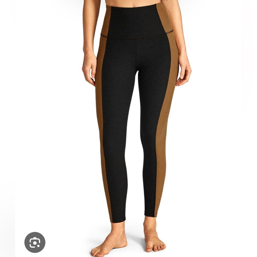 Black and Tan Beyond Yoga Spacedye Vitality Leggings